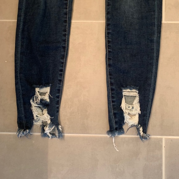 American Eagle Ripped Jeans - Picture 3 of 4